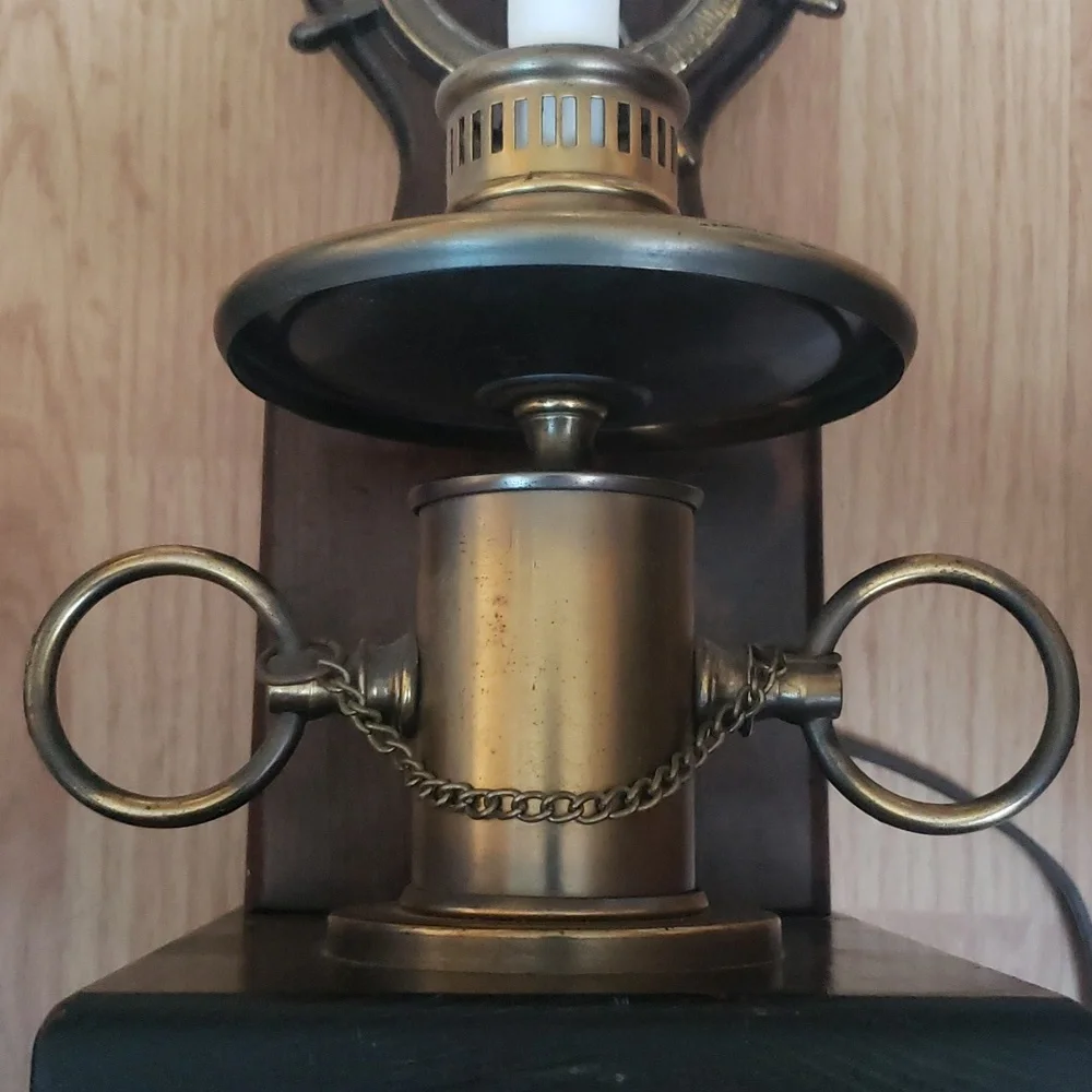 Vtg Ship's Wheel Wood & Brass Metal Electric Lamp